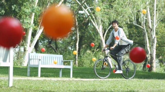 いろはすTVCMタイ撮影コーディネート